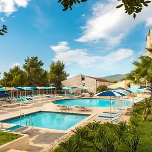 Sunny By Valamar Hotell